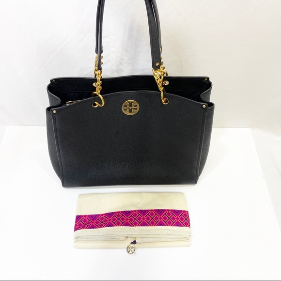 Tory Burch Handbags - Tory Burch Everly Black Leather Tote